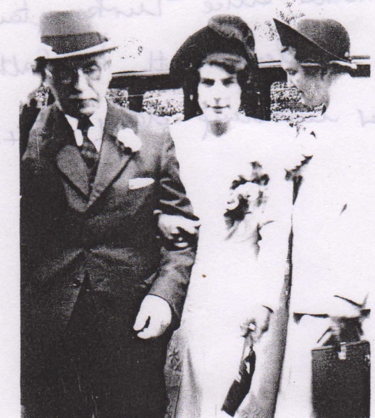 File:Alice Castles.jpg